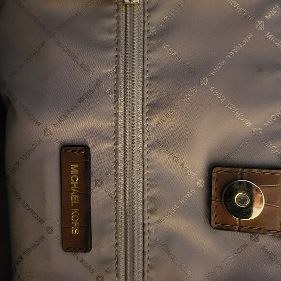 Michael Kors Greenwich Tote w/COA - Picture 9 of 12
